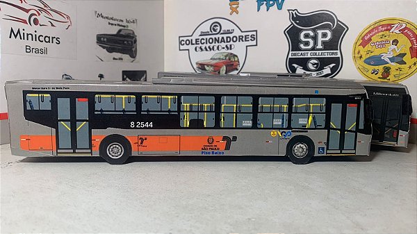 Ônibus Viação Gato Preto - Mercedes BRT - Madeira com ponto