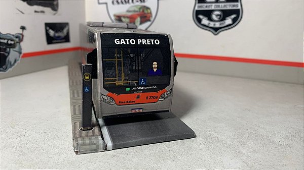 Ônibus Viação Gato Preto - Caio - Madeira com ponto