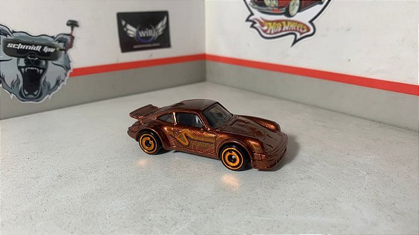 Carrinho Hot Wheels - Porsche 934.5 - Mattel