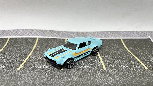 Ford Maverick azul