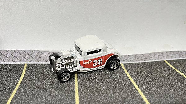 32 Ford branco