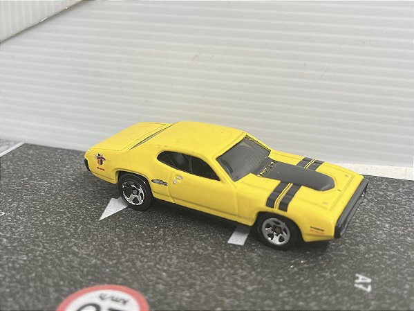 1971 Plymouth GTX - Amarelo