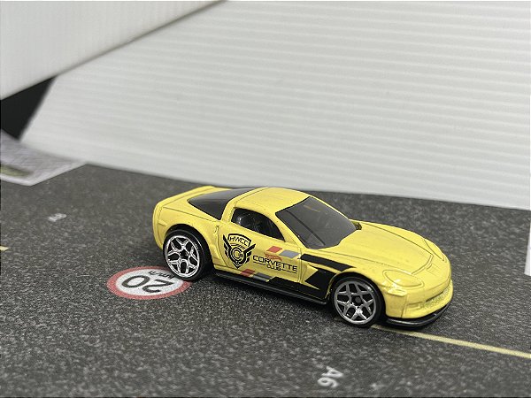 2008 Corvette amarelo