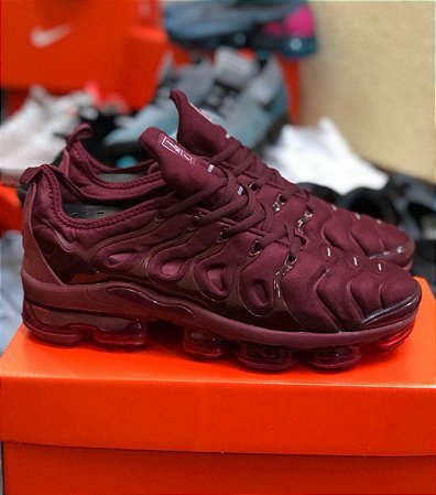 vapormax plus vermelho vinho