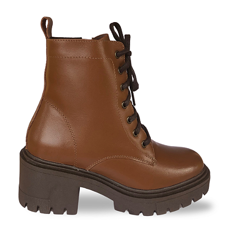 Bota Feminina de Couro Salto Tratorado Marrom