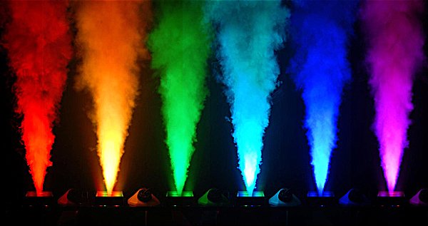 Locação MÁQUINA DE FUMAÇA VERTICAL LED COLOR – 1500W (2 unidades)