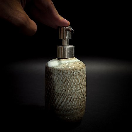 SABONETEIRA LÍQUIDA PUMP SGRAFFITO SHIRAHAGUI