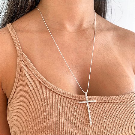 Cordão cruz cravejada strass 60cm banhado a prata
