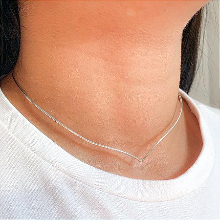 Chocker aro V rígido banhado a prata