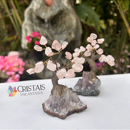 Árvore de quartzo rosa com base em ametista