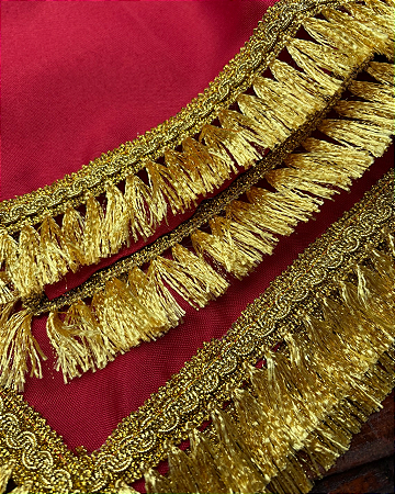 Toalha Vermelha com franja dourada