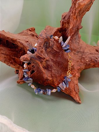 Pulseira sodalita com detalhes em pérola
