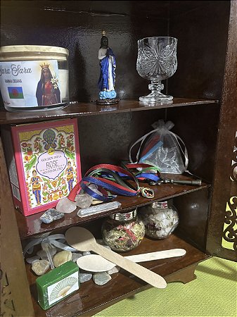 Altar Completo a Santa Sara e Povo Cigano