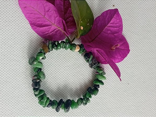 Pulseira de Cascalho de Zoisita com Rubi