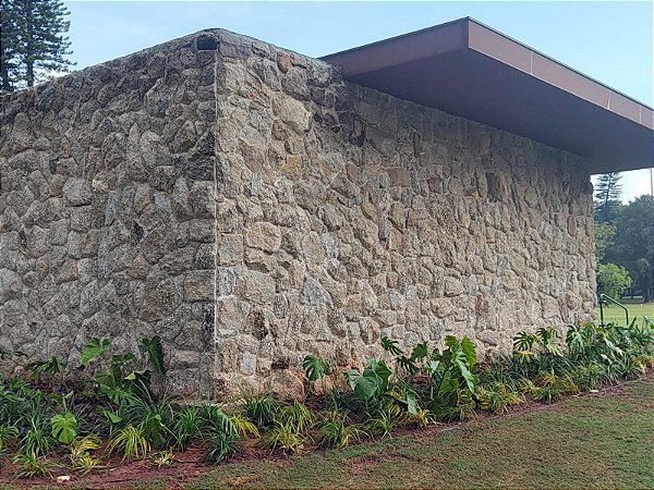 Pedra Moledo Do Campo Serrada - R$ 290,00 m²