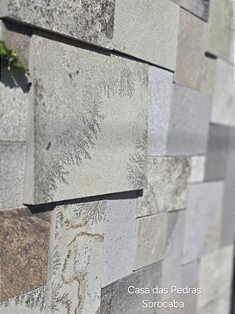 Basalto Cinza Vulcano 3 Tamanhos: 10 x 10, 10 x 20 e 20 x 20 cm - R$ 225,00 m²