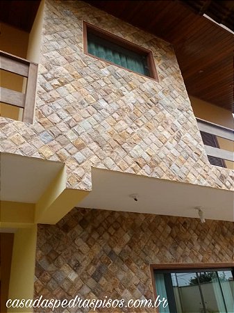 Pedra Madeira Amarela Salgueiro 11,5 x 11,5 cm Almofadada - R$ 150,00 m²