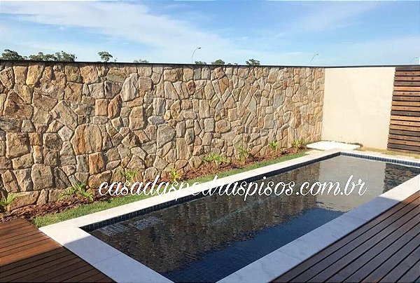 Pedra Madeira Amarela de Pádua Irregular Cacos - R$140,00 m²