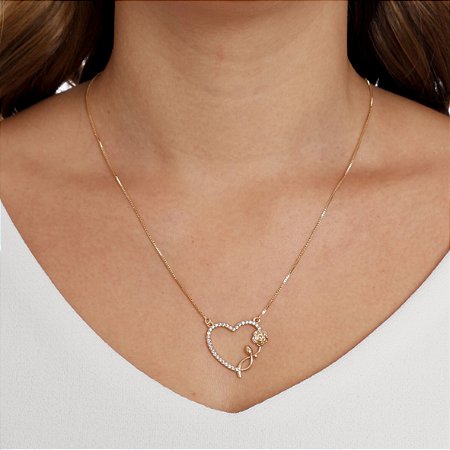 GARGANTILHA CORAÇÃO COM FLOR FOLHEADA A OURO 18K COM ZIRCÔNIAS