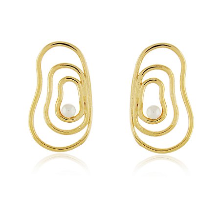 BRINCO ORGÂNICO COM PÉROLA FOLHEADO A OURO 18K