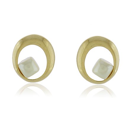 BRINCO FOLHEADO A OURO 18K OVAL COM PÉROLA QUADRADA