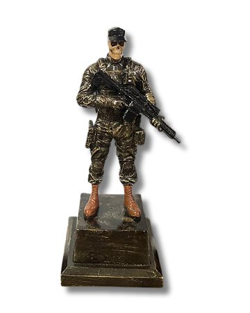 BONECO GORRO PRETO COM FUZIL MÉDIO (RESINA)