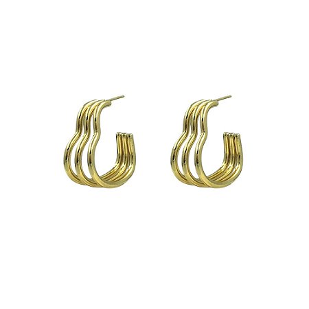 Brinco em Aço Banho Dourado Coraçao Meio Aberto Faixas Lisas