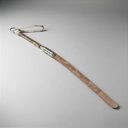 Chicote Tala Em Couro Cru Trançado Luxo