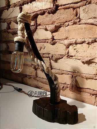 Luminária de Mesa Rústica!