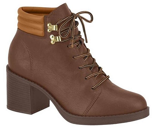 bota de cadarço com salto