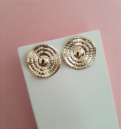 BRINCO RENDONDO ONDULADO FOLHEADO A OURO 18K