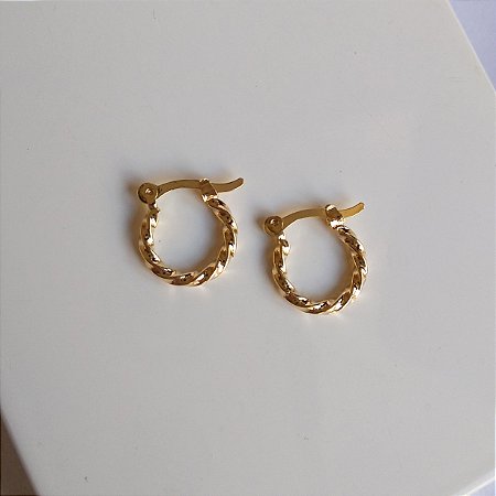 Brinco argola torcido pequeno (Br000266)