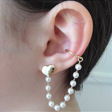 Brinco ear cuff de coração com pérolas folheado a ouro 18k