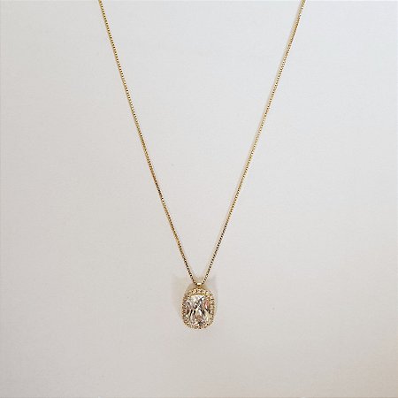Colar com pingente de zircônia retangular folheado a ouro18k