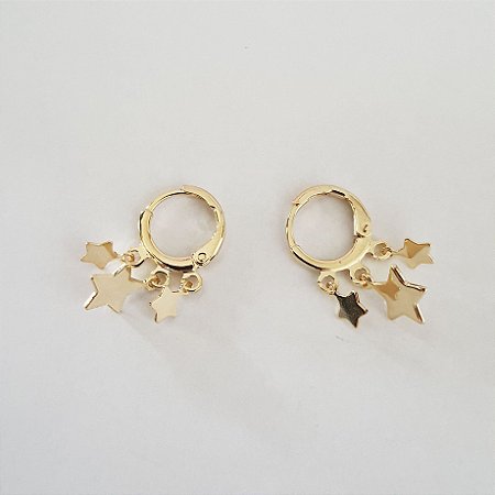 Brinco argola com 3 estrelas folheado a ouro18k