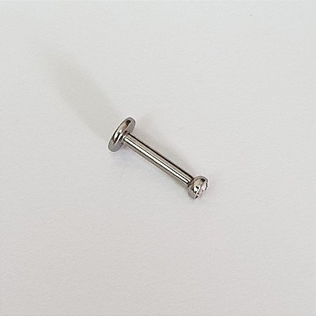Piercing com zircônia flat rosca interna aço