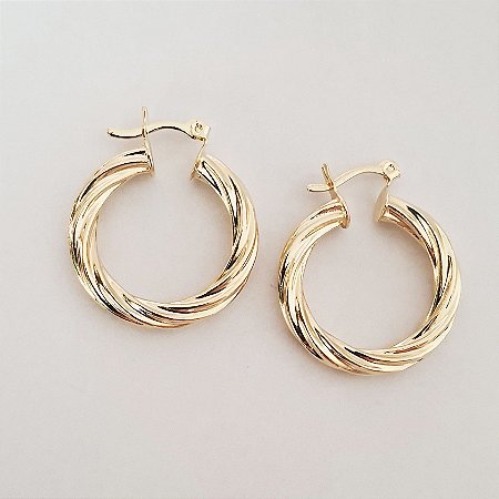 Brinco de argola torcida M folheada a ouro 18k