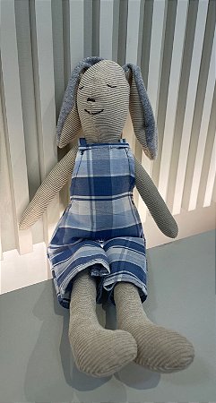 Pelúcia Coelho Com Jardineira Listrado Azul E Azul Marinho