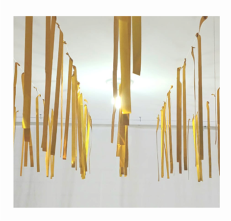 Varal de Fitas Metalizadas Dourado 100 Metros.