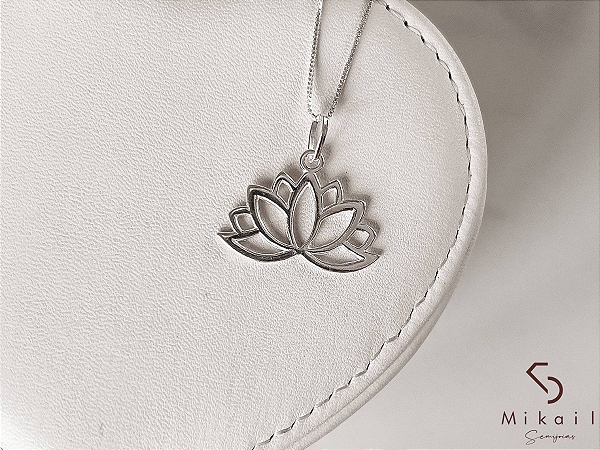 Colar de Prata Flor de Lotus Vazado 24mm