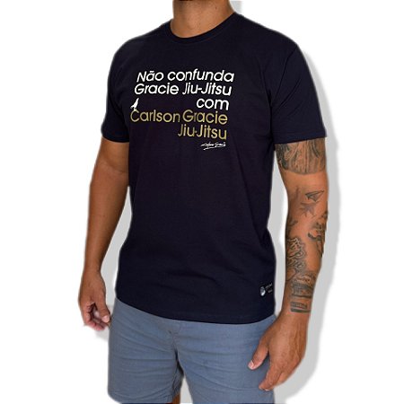 CAMISETA CARLSON GRACIE NÃO CONFUNDA - AZUL MARINHO