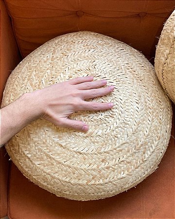 Almofadão Rendondo em Palha de Carnaúba | 60 cm