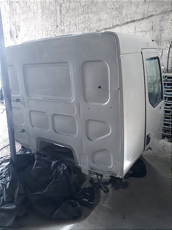 Cabine volvo vm 260 recuperada