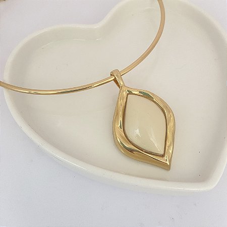 Colar Aro Pedra Resina