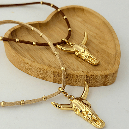 Colar 40cm Camurça Cabeça de Boi