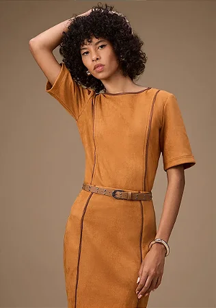 Camiseta Maria.Valentina Solta Decote Careca Manga Curta Padrão Marrom