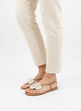 Sandália Rasteira Flor Couro Lacore Off White e Caramelo
