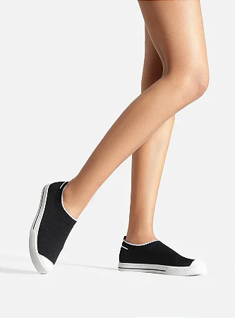 Tênis Slip On Preto Knit com Detalhe Branco
