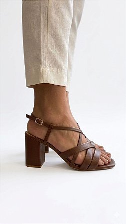 Sandália Marrom de Couro Lacore com Salto Bloco