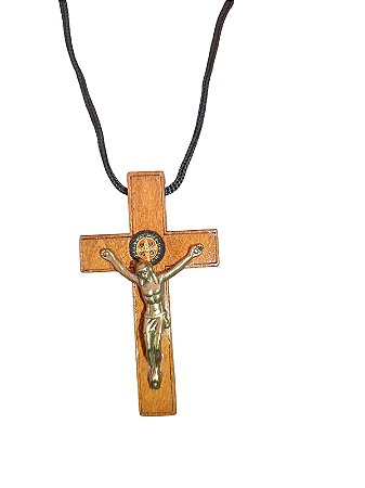 Crucifixo Em Madeira 7 Cm. São Bento No Cordão